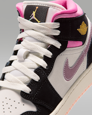 NIKE公式】エア ジョーダン 1 MID SE ジュニアシューズ.オンライン